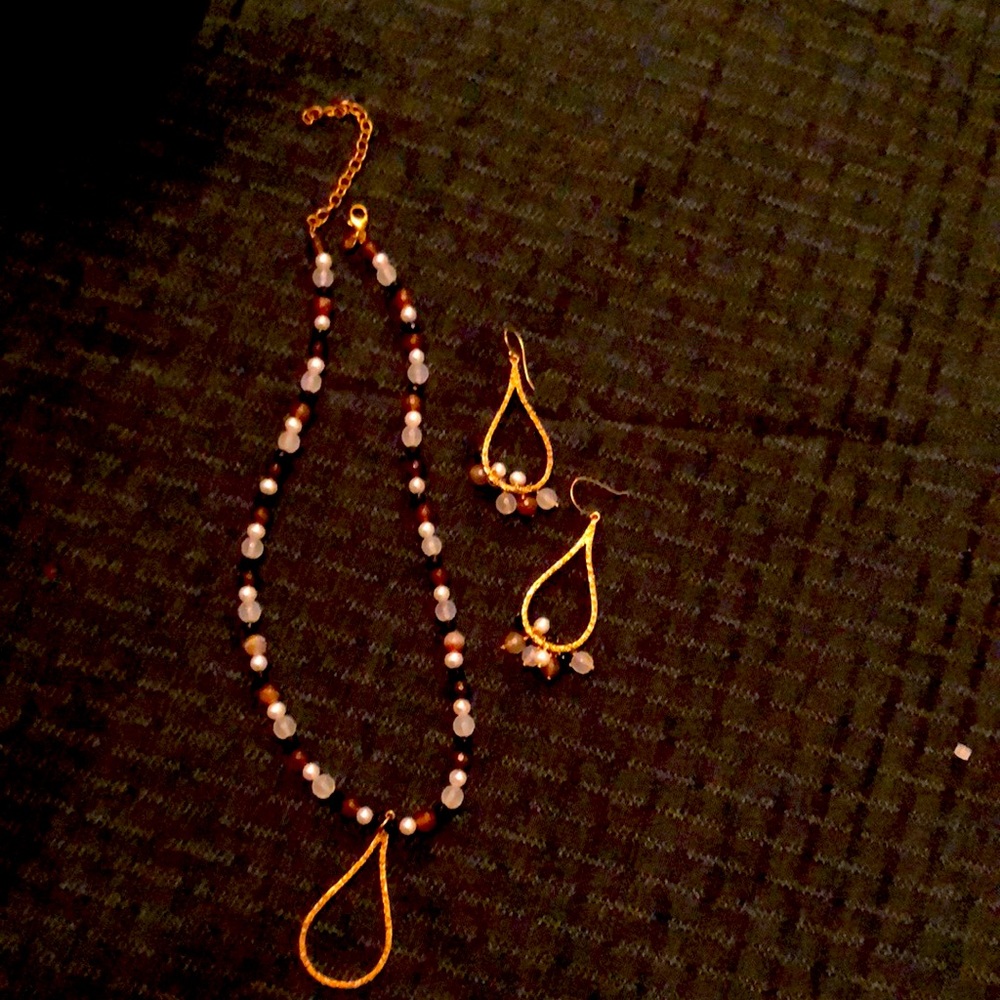 Sarah Blaine teardrop necklace with agate, onyx, pearl & teardrop earrings